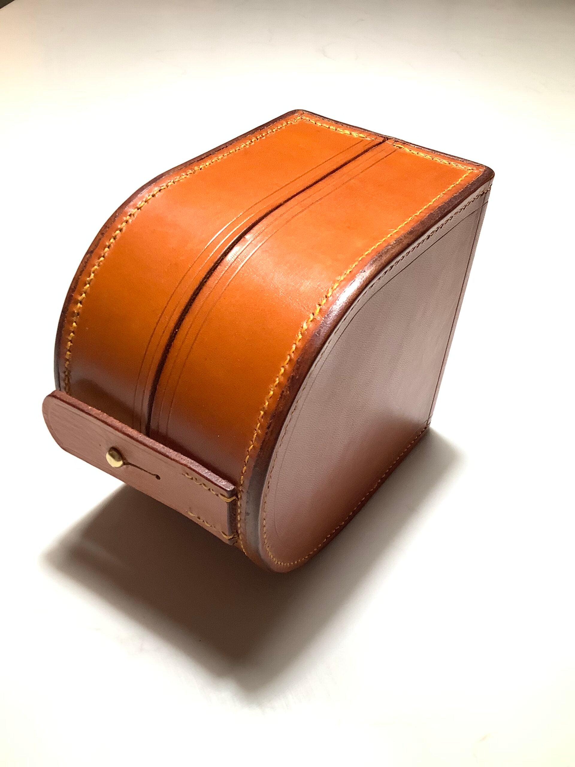 Newly Hand crafted Peter Loam Best London Leather Clam shell Centrepin case for a 4 3/4”