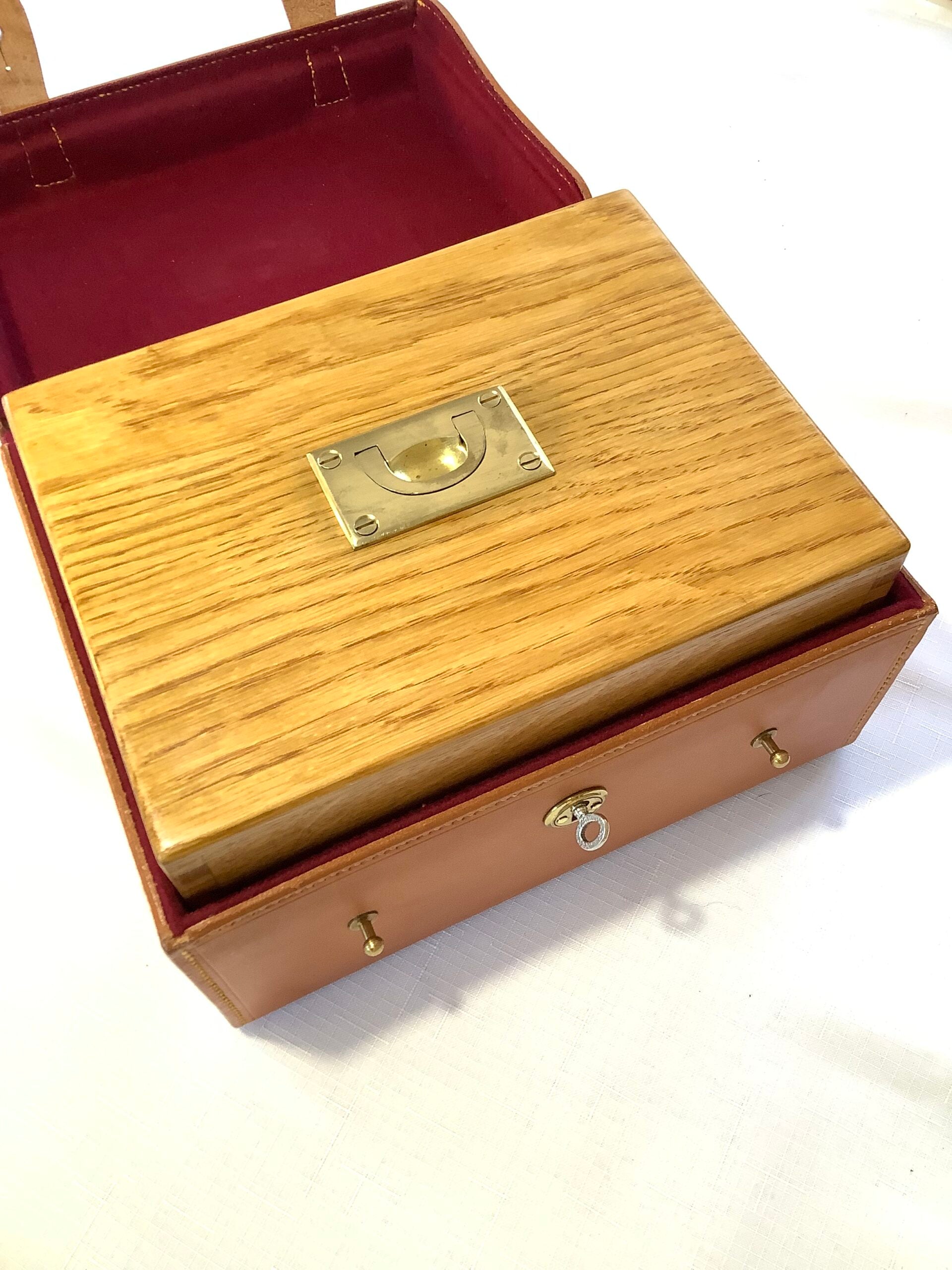 Highest Quality PETER LOAM Hand Crafted Solid Oak Cabinet with Leather Case Salmon Fly Case + Fully Dressed Traditional Classic Salmon Flies