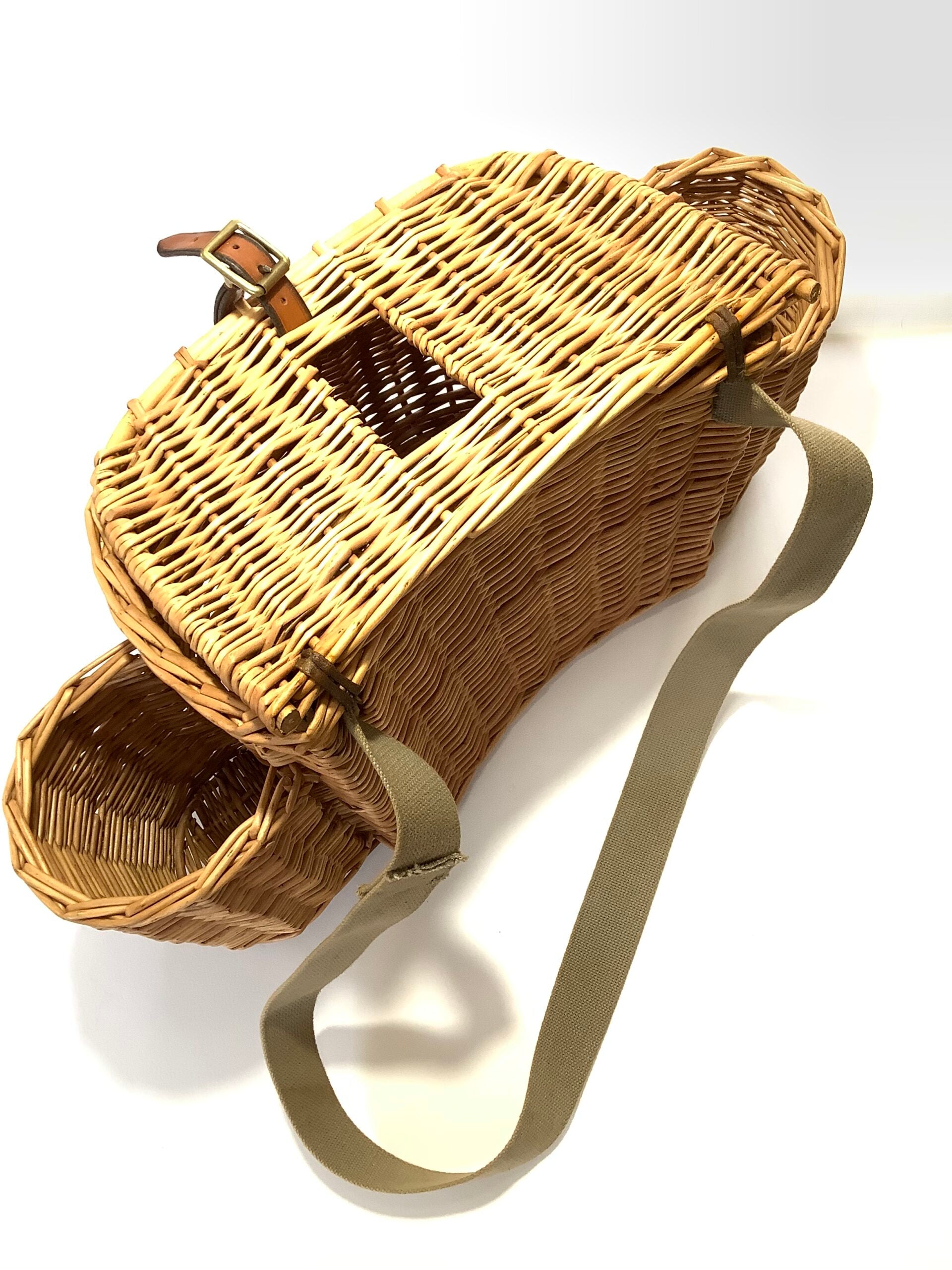 A Large Traditional Fisherman’s Creel with twin flask / Bottle holders