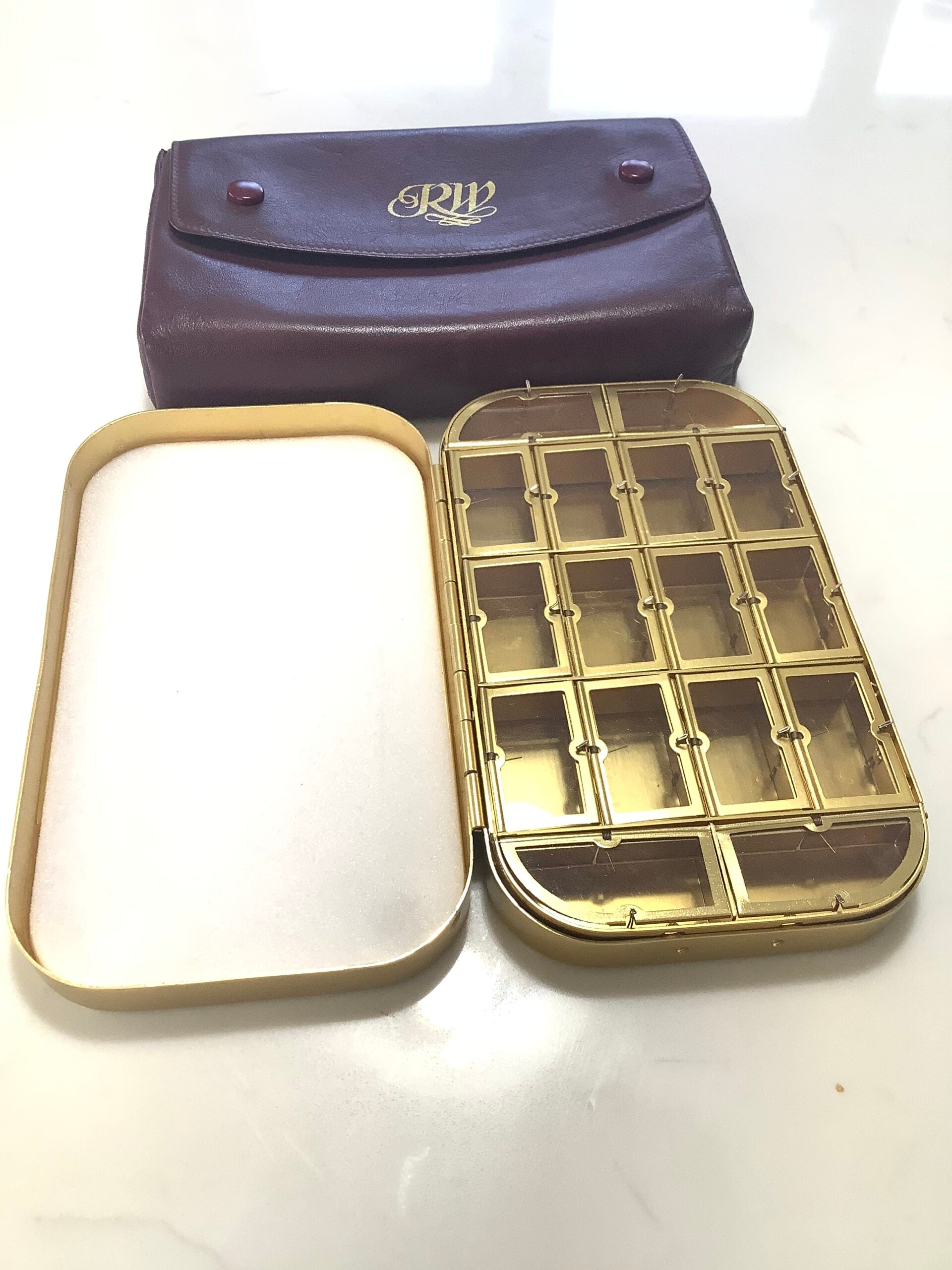 ***　Recent years Richard Wheatley 32 Lids Fly Box ， Like New ホイットレー　*** Richard Wheatley FRPSL - ABPS