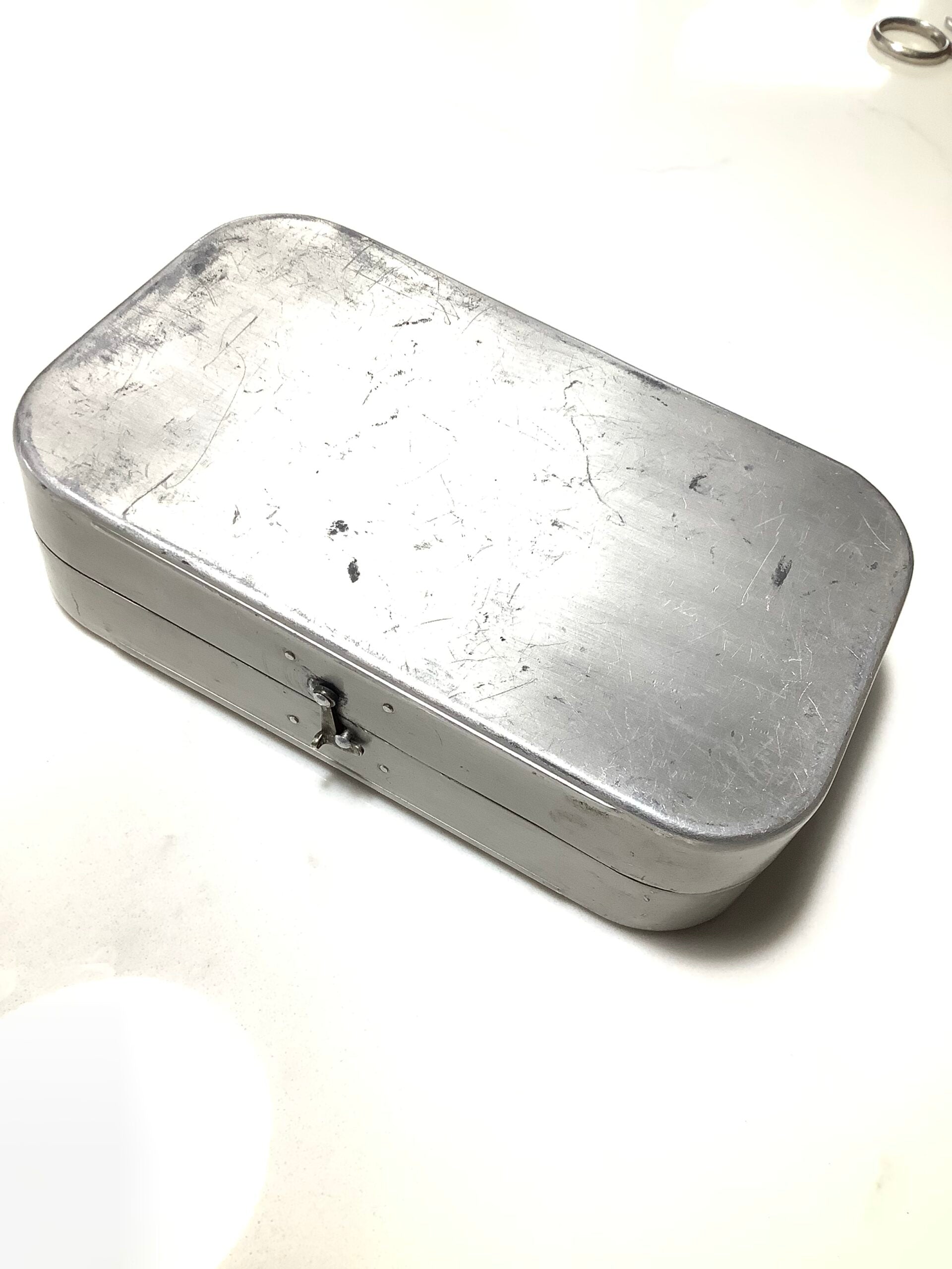 Richard Wheatley 32 compartment Dry Fly Box with a quantity of good traditional Hackled Trout Flies