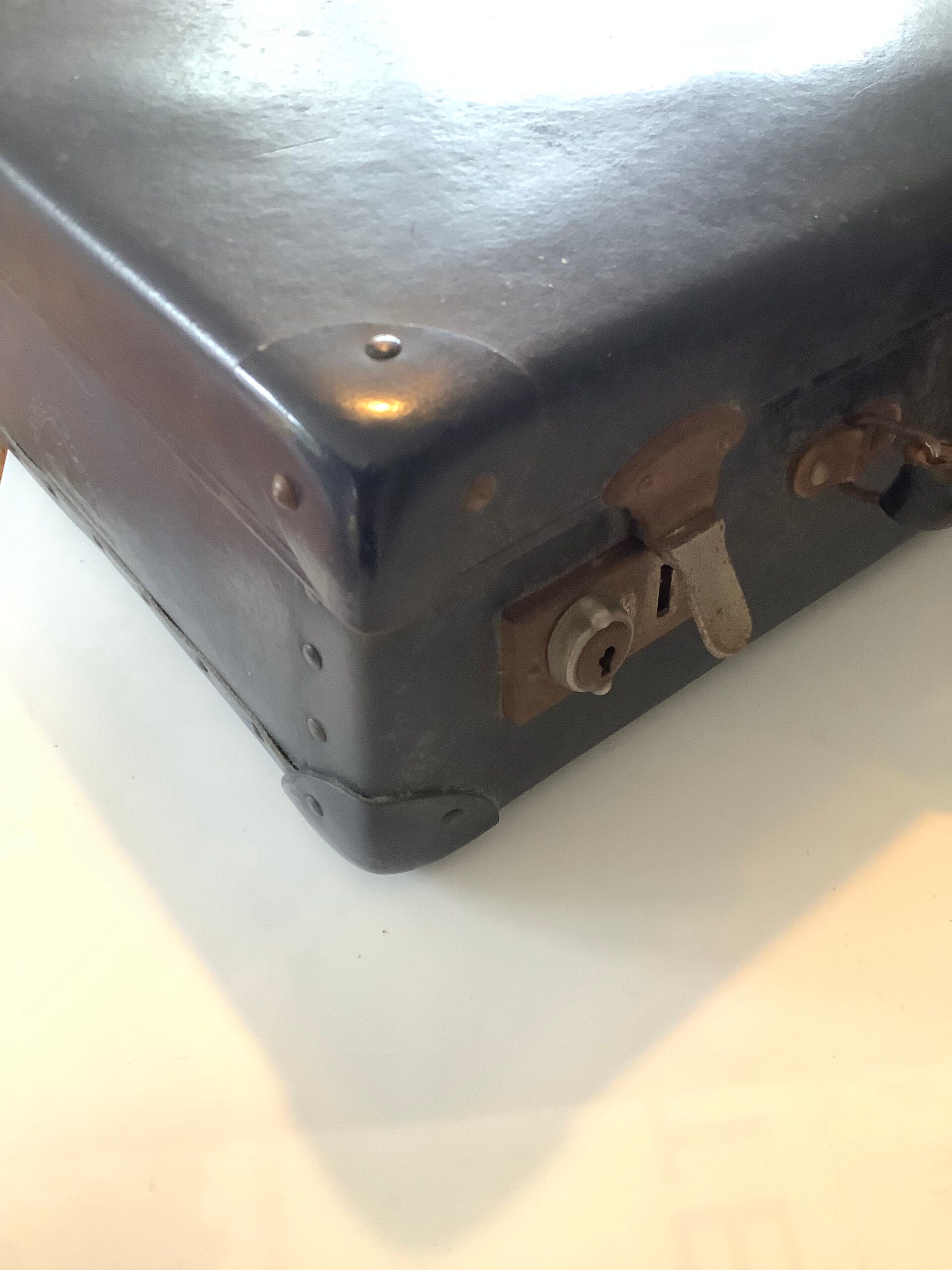 Rare Vintage Globetrotter Made in England luggage Carrier