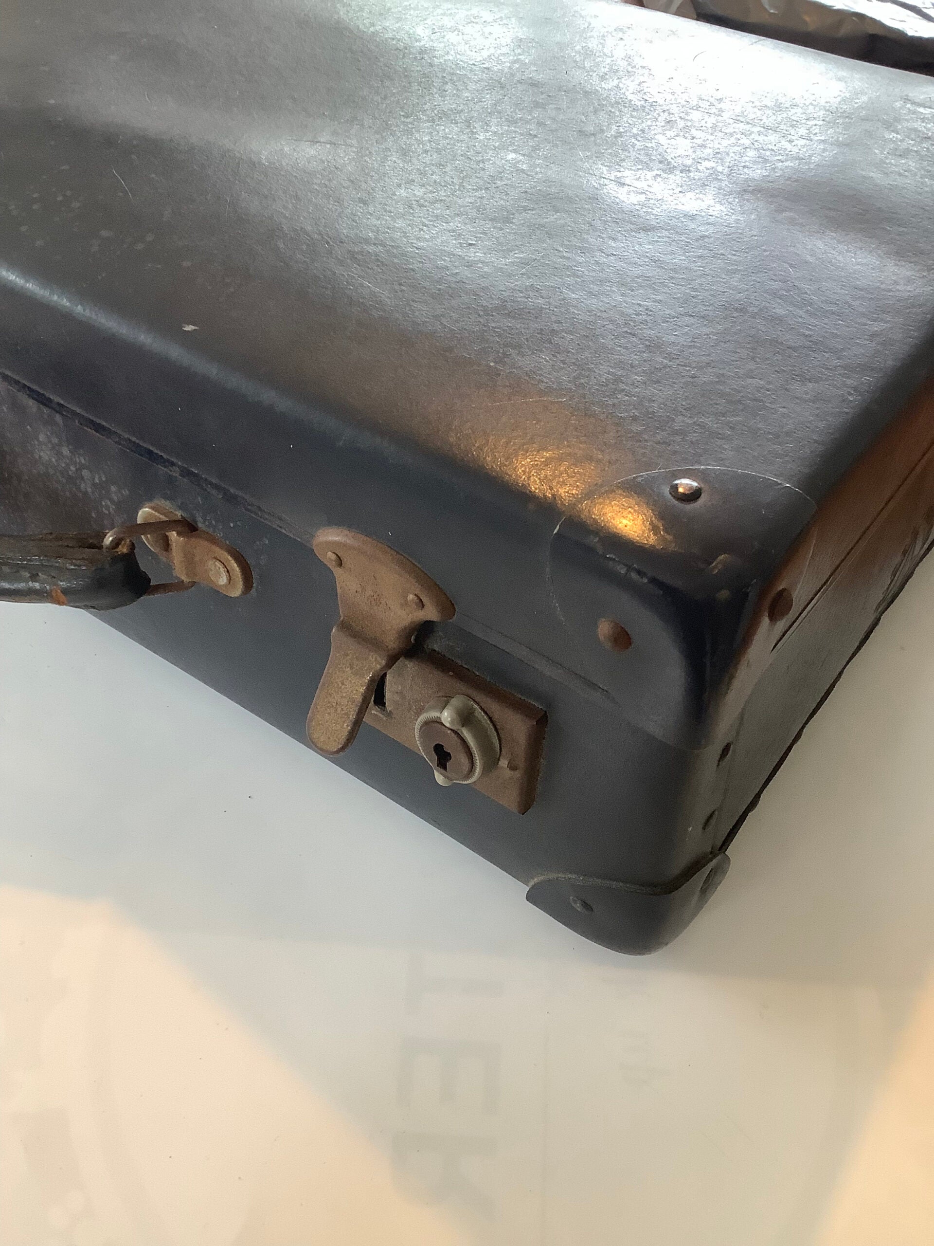Rare Vintage Globetrotter Made in England luggage Carrier