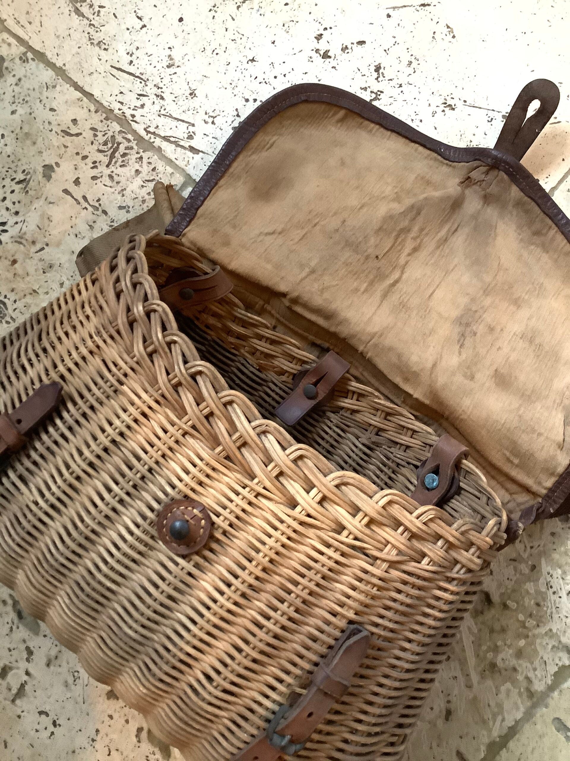 Very scarce Antique fisherman’s creel with detachable bag