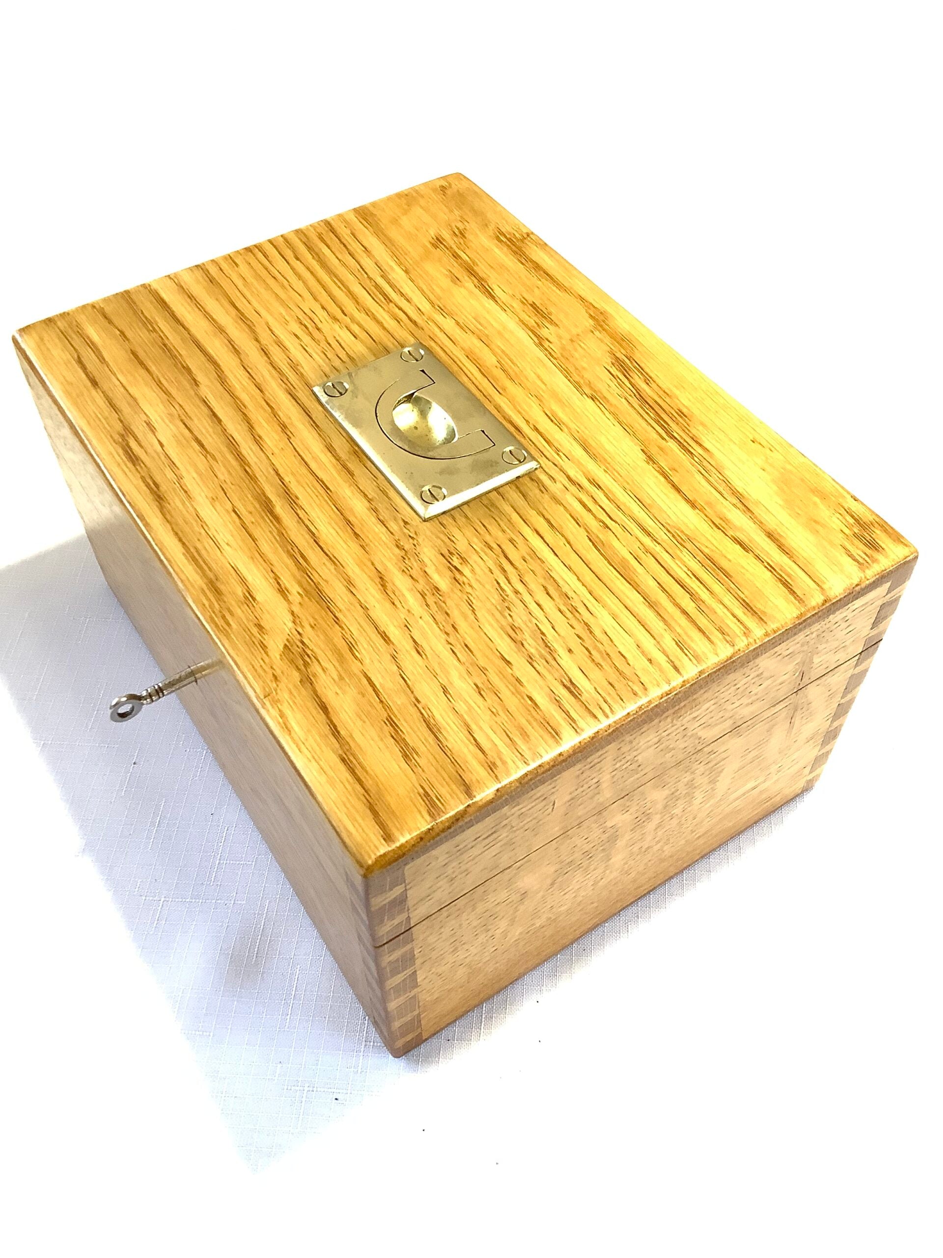 Highest Quality PETER LOAM Hand Crafted Solid Oak Cabinet with Leather Case Salmon Fly Case + Fully Dressed Traditional Classic Salmon Flies