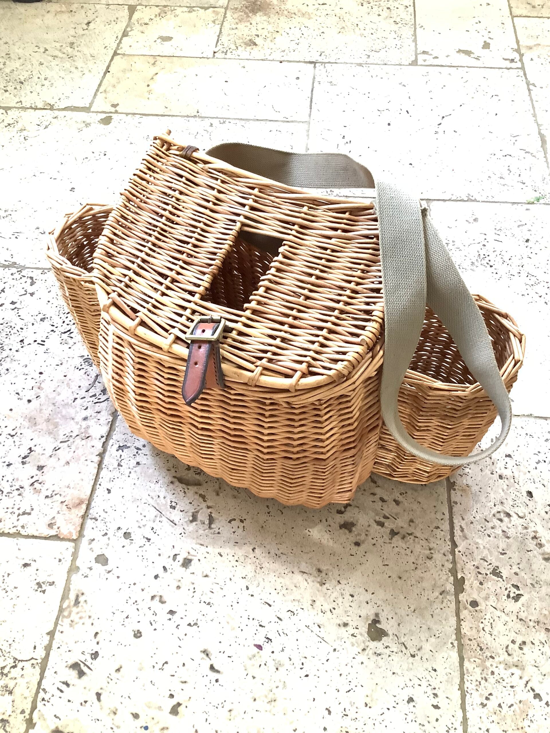 A Large Traditional Fisherman’s Creel with twin flask / Bottle holders