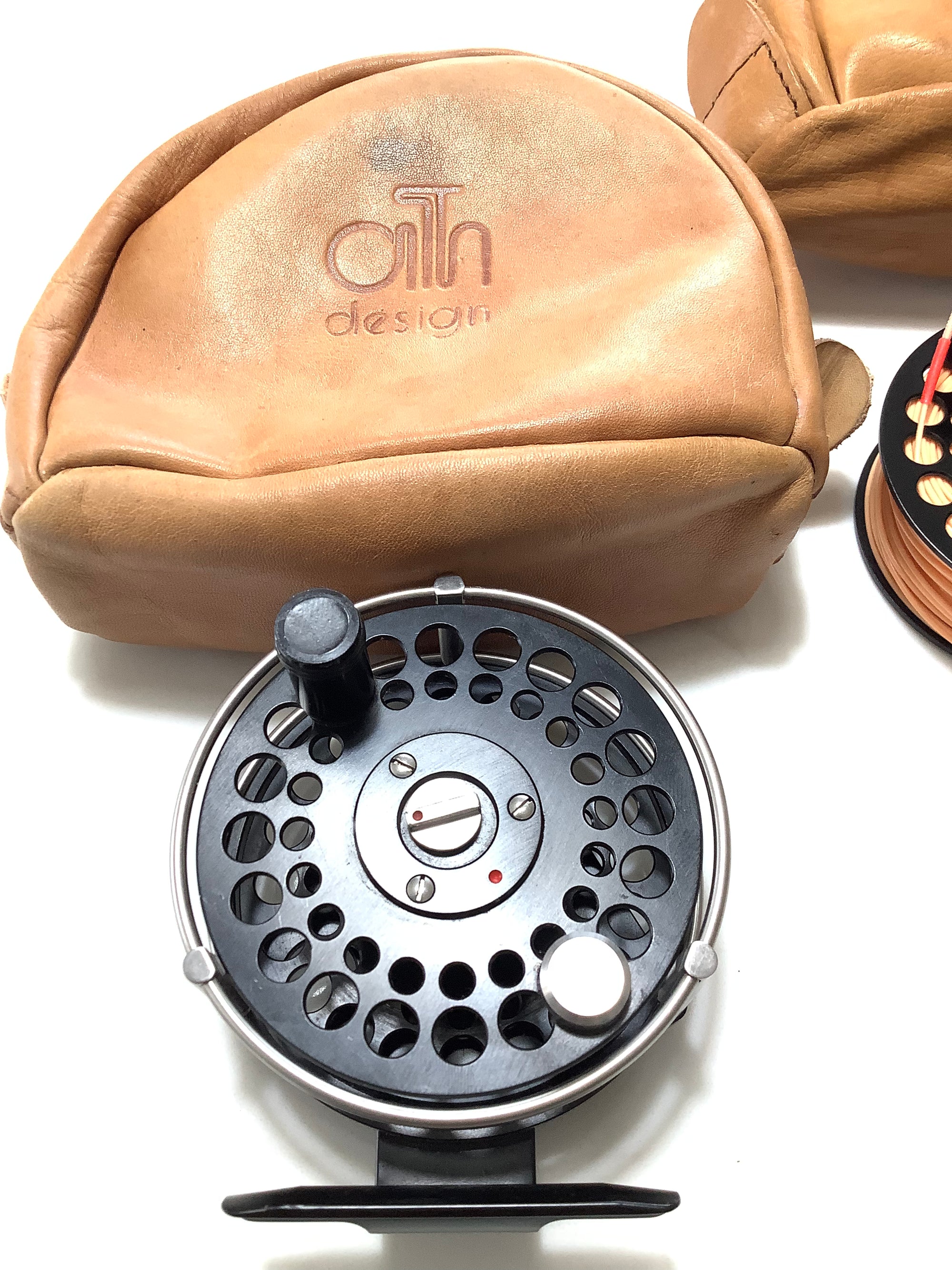 ARI T HART Rio Orbigo F2 Fly Reel Plus Spare Spool As New