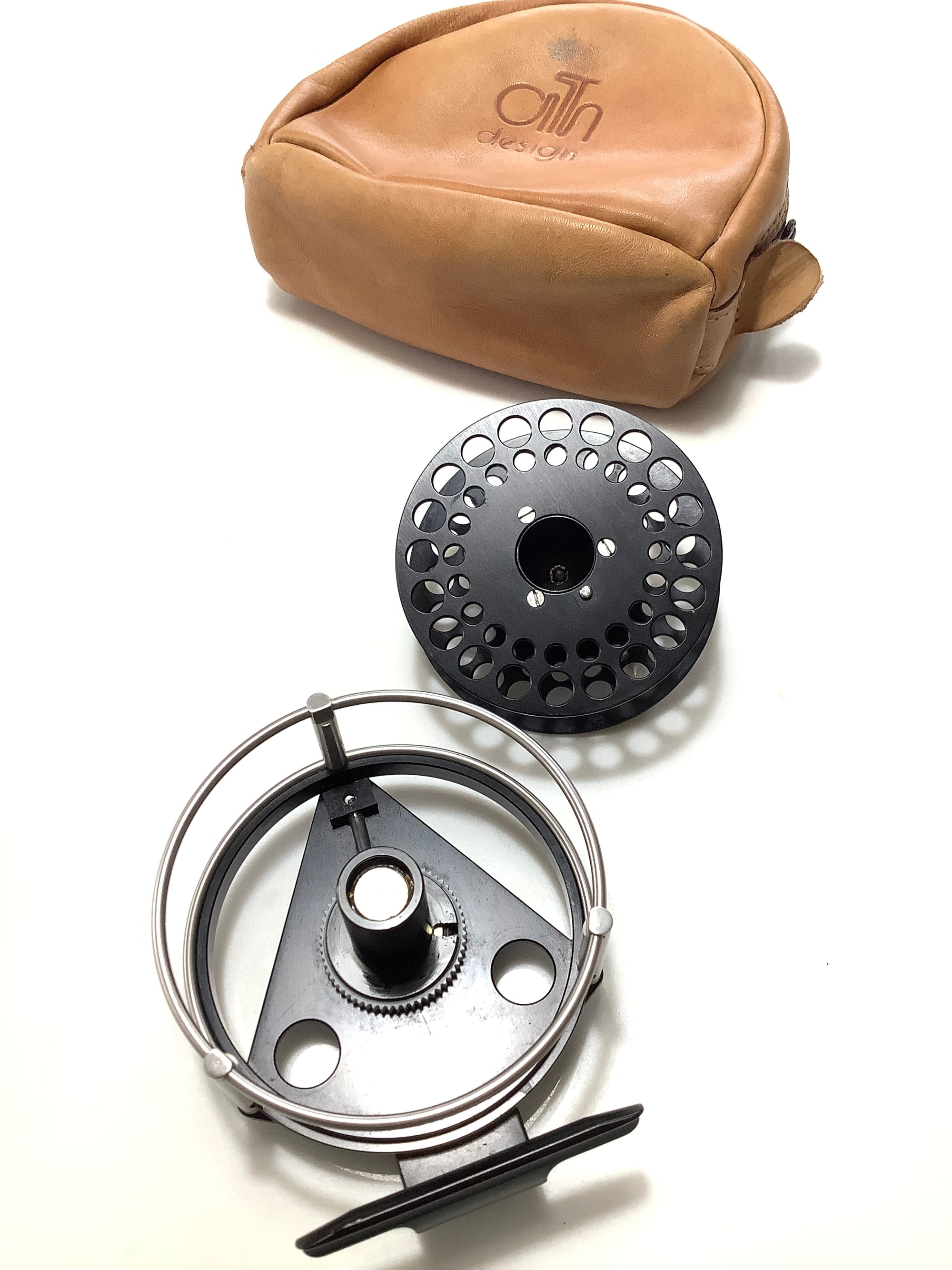 ARI T HART Rio Orbigo F2 Fly Reel Plus Spare Spool As New