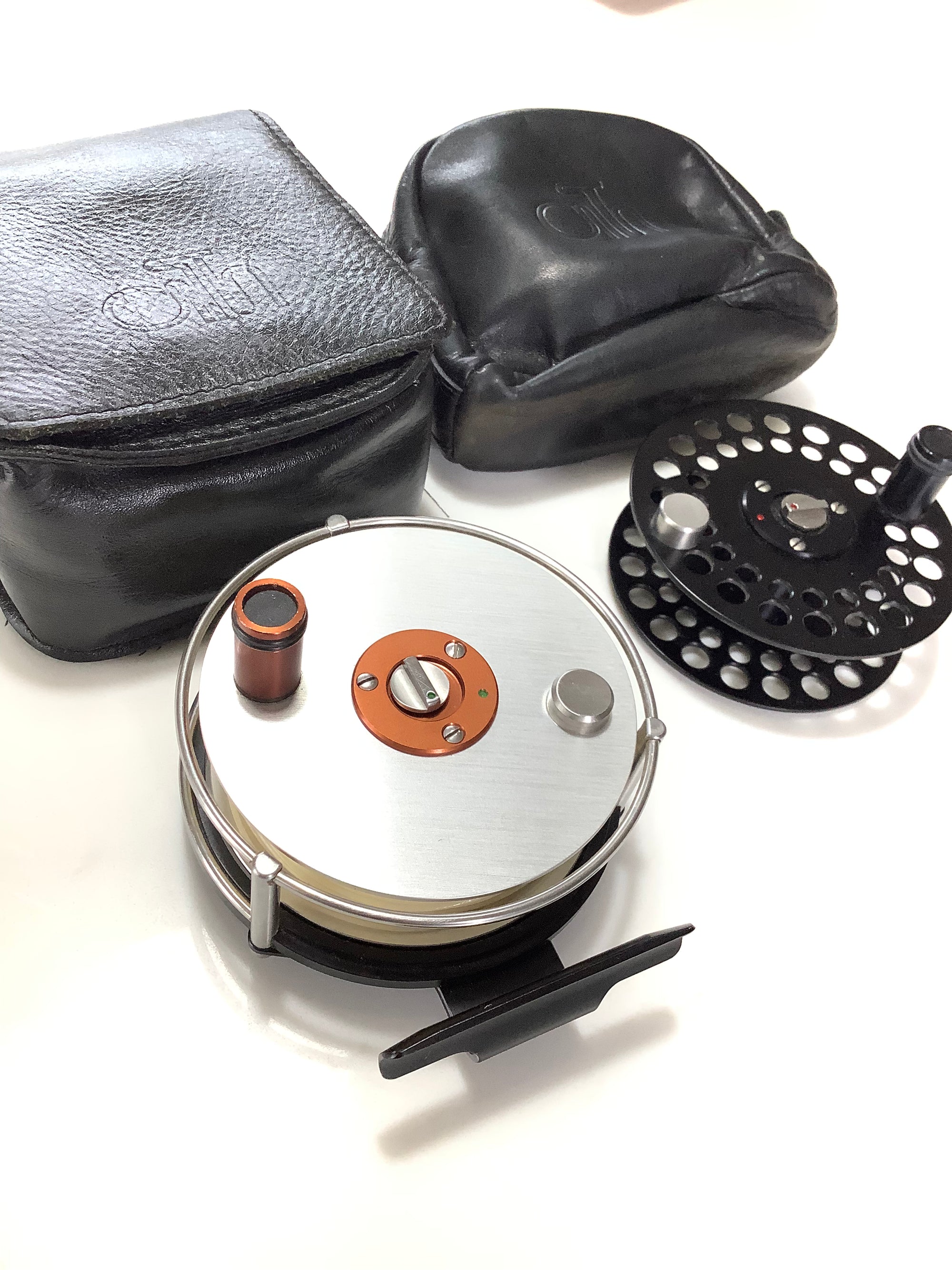 ARI T HART Lake Taupo F3 Fly Reel Plus Rare Spare SILVER/COPPER Spool