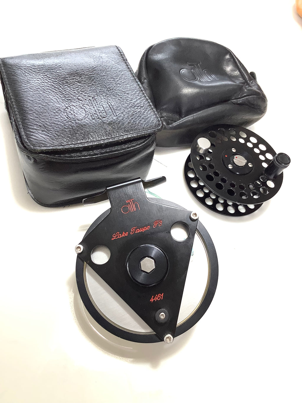 ARI T HART Lake Taupo F3 Fly Reel Plus Rare Spare SILVER/COPPER Spool