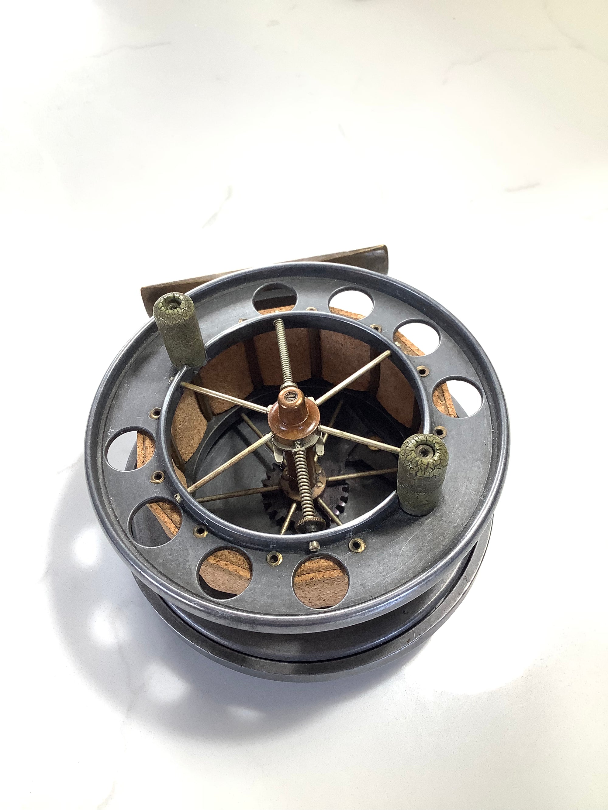 Allcock & Co Ventilated Aerial Centrepin