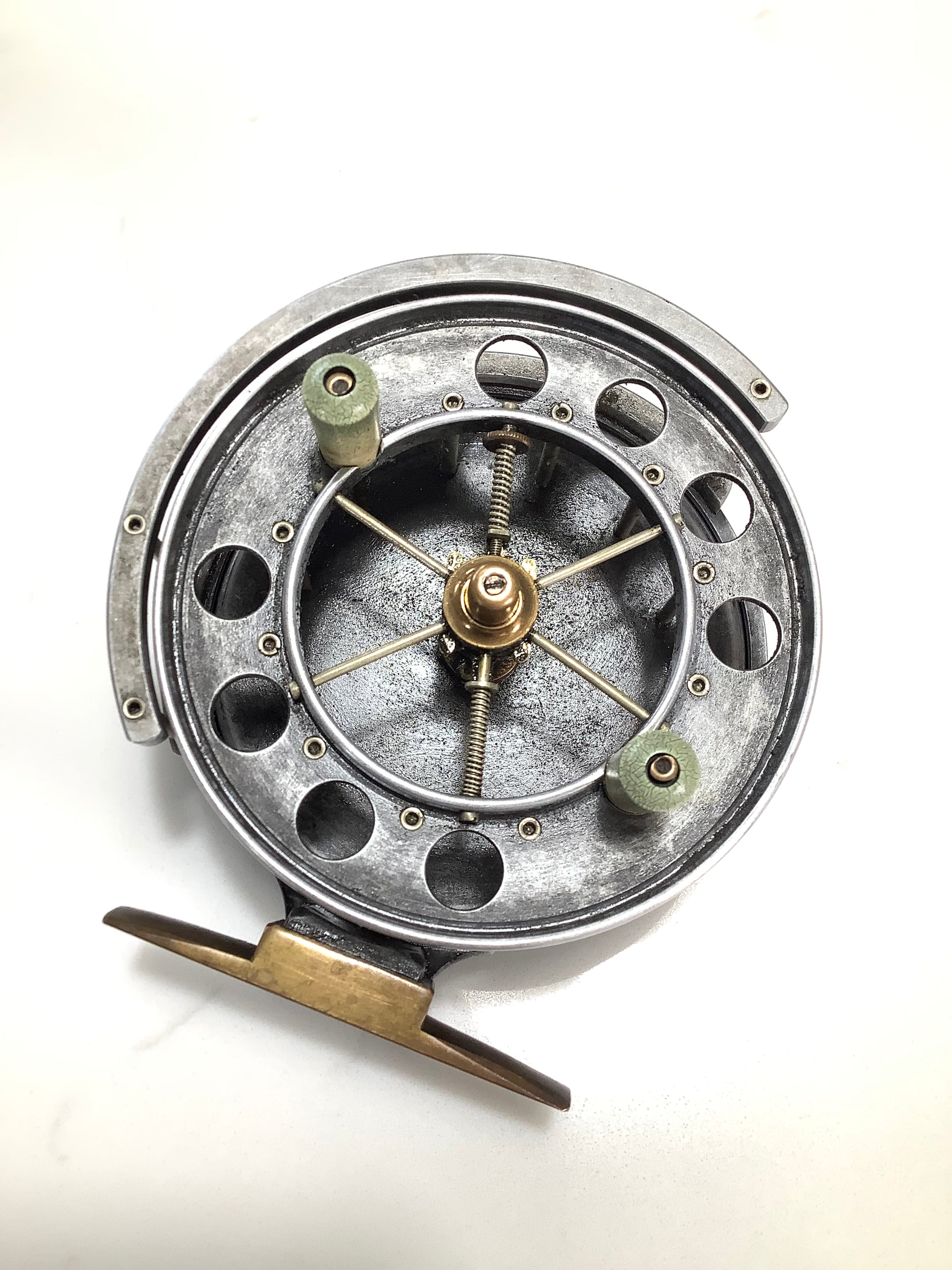 Allcock & Co 3 1/2” Ventilated Aerial Centrepin
