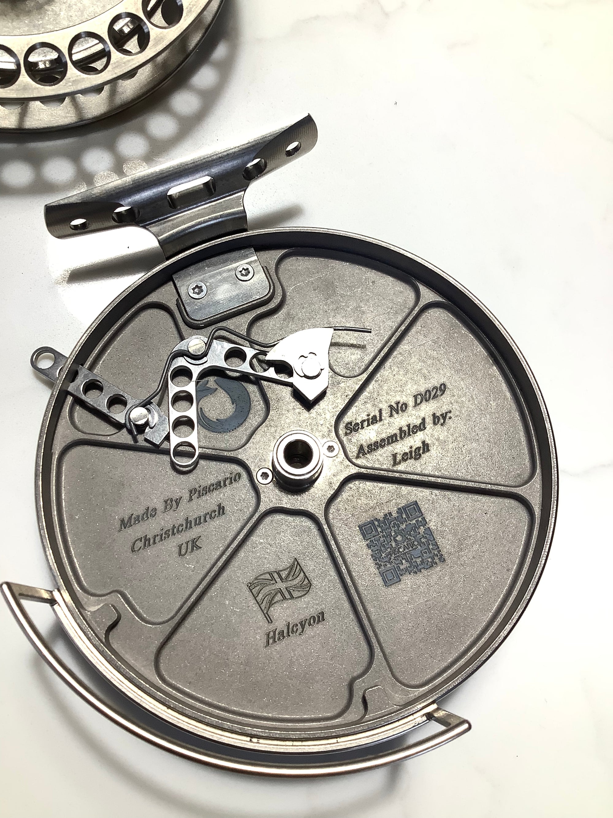 Prestige Titanium PISCARIO Centrepin THE ELEMENTAL