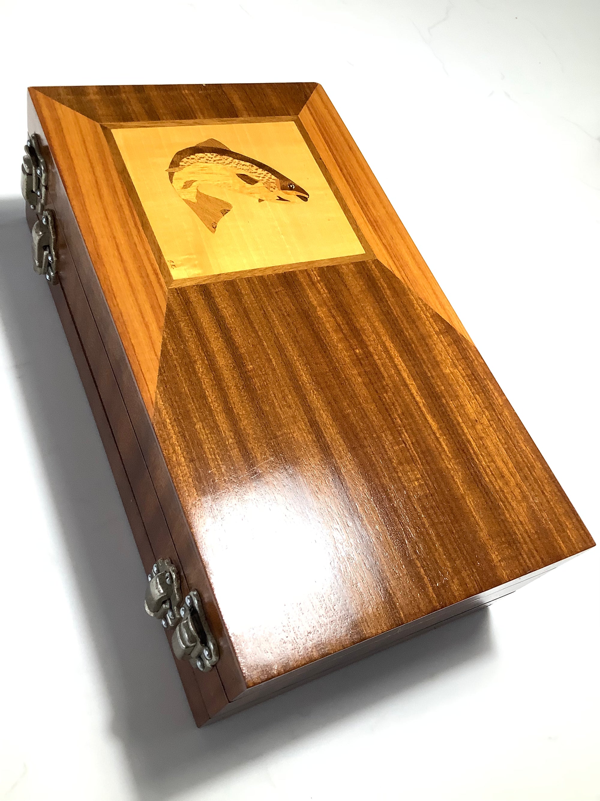 Hand Crafted Deluxe Fly Cabinet Case with Flies