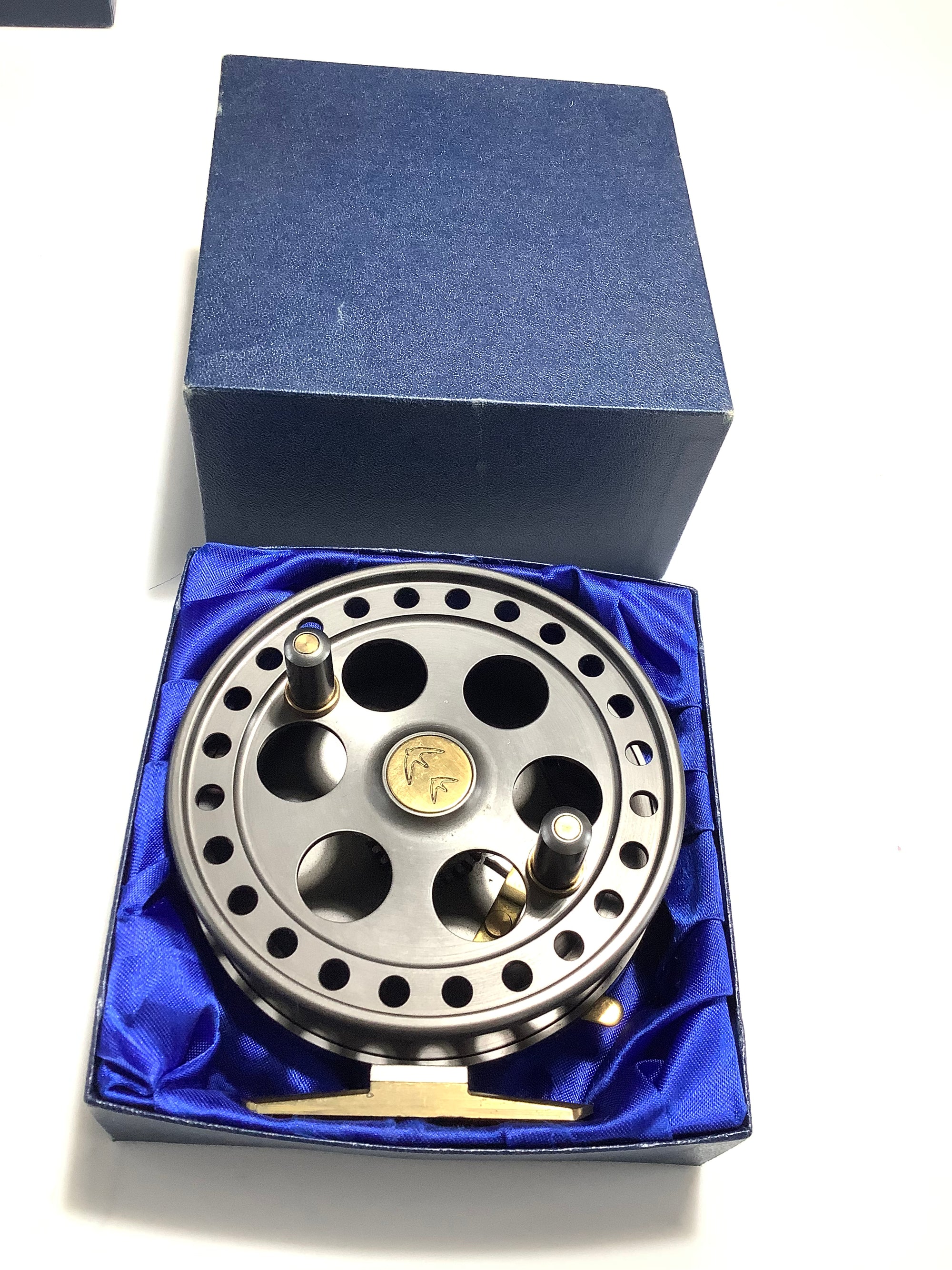 Ultra Rare THE SWIFT Centrepin