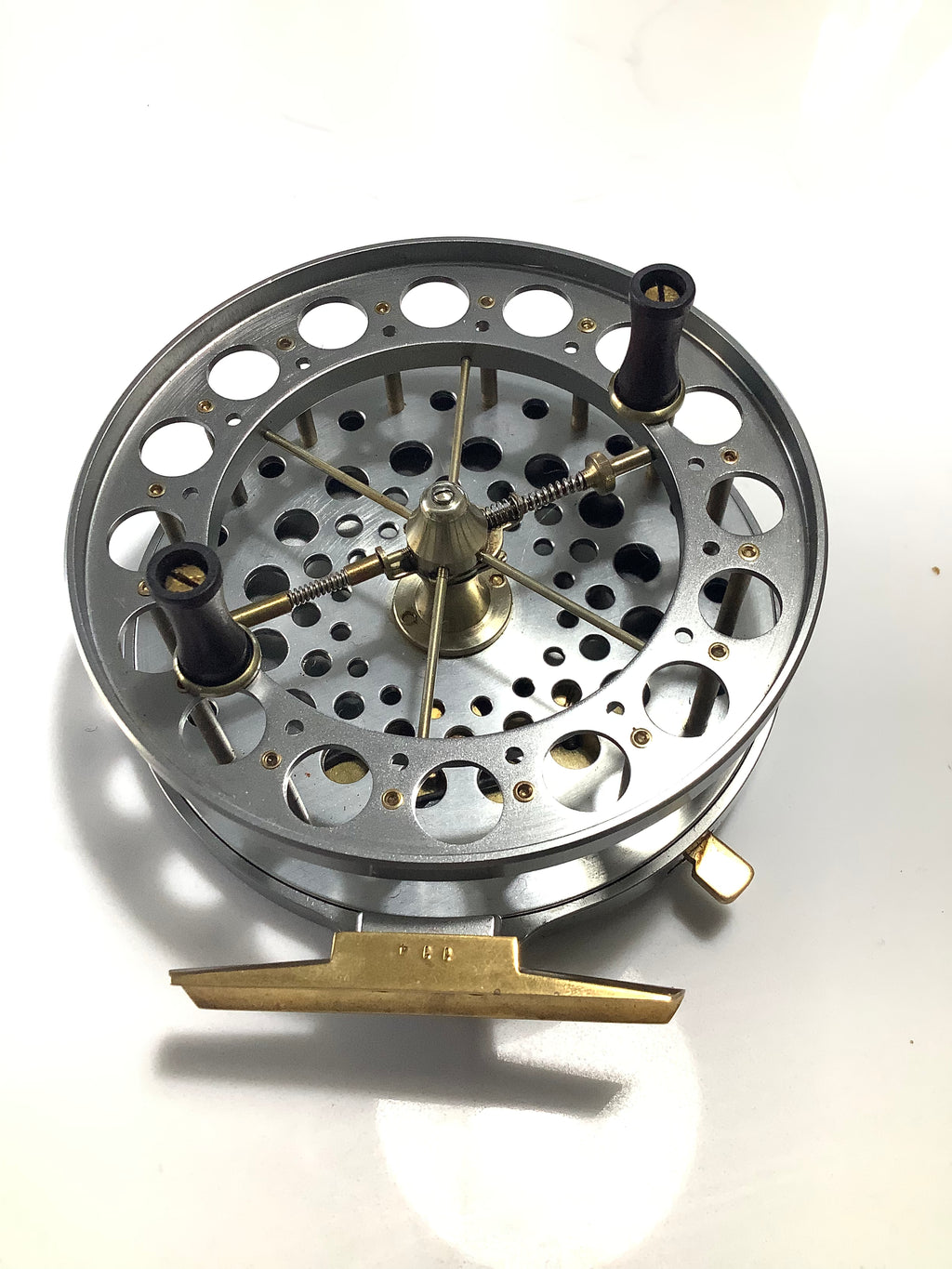 New unused GARRY MILLS The Barbel Catcher Centrepin