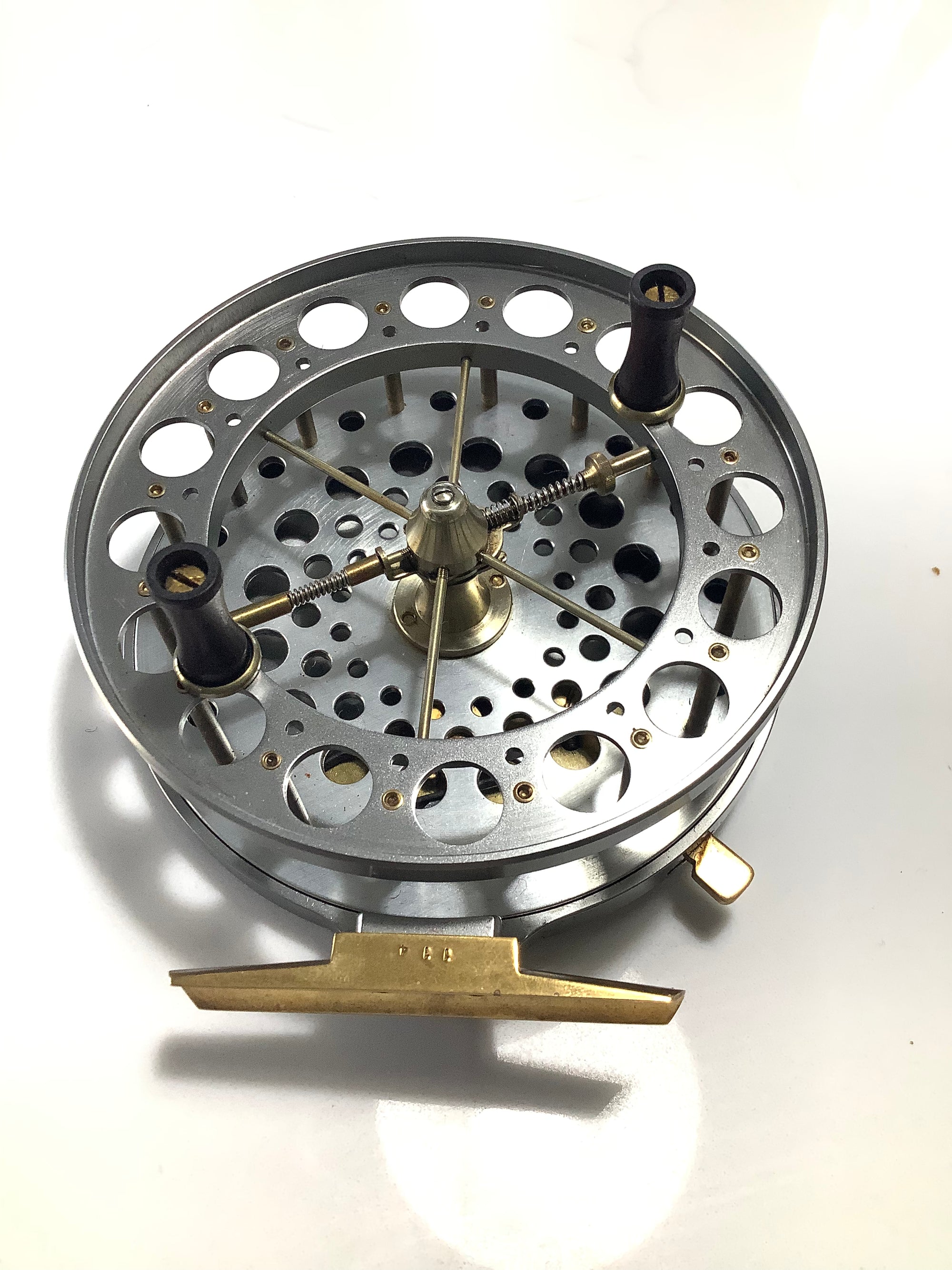 New unused GARRY MILLS The Barbel Catcher Centrepin