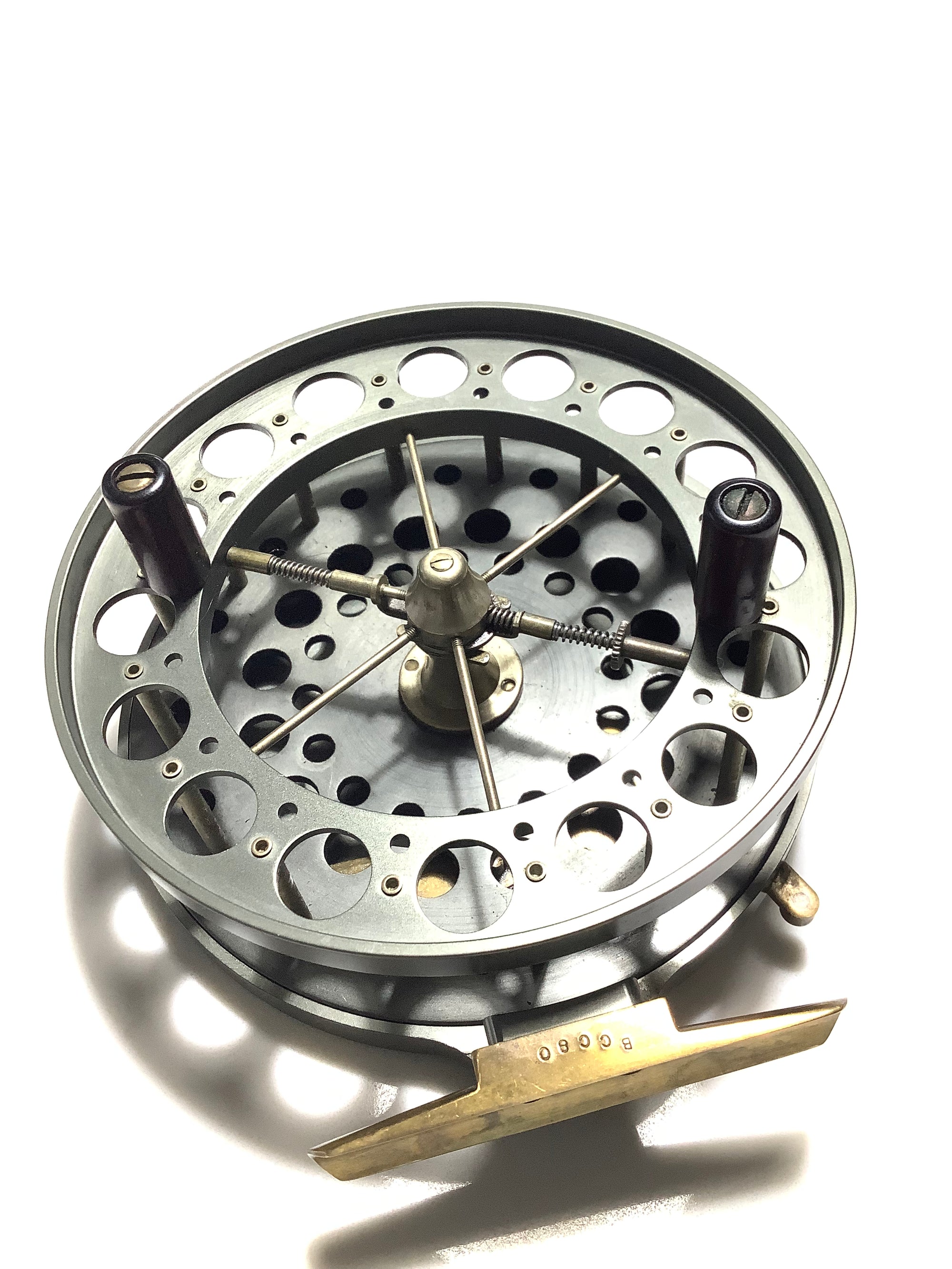 The BARBEL CATCHER Centrepin By Garry Mills