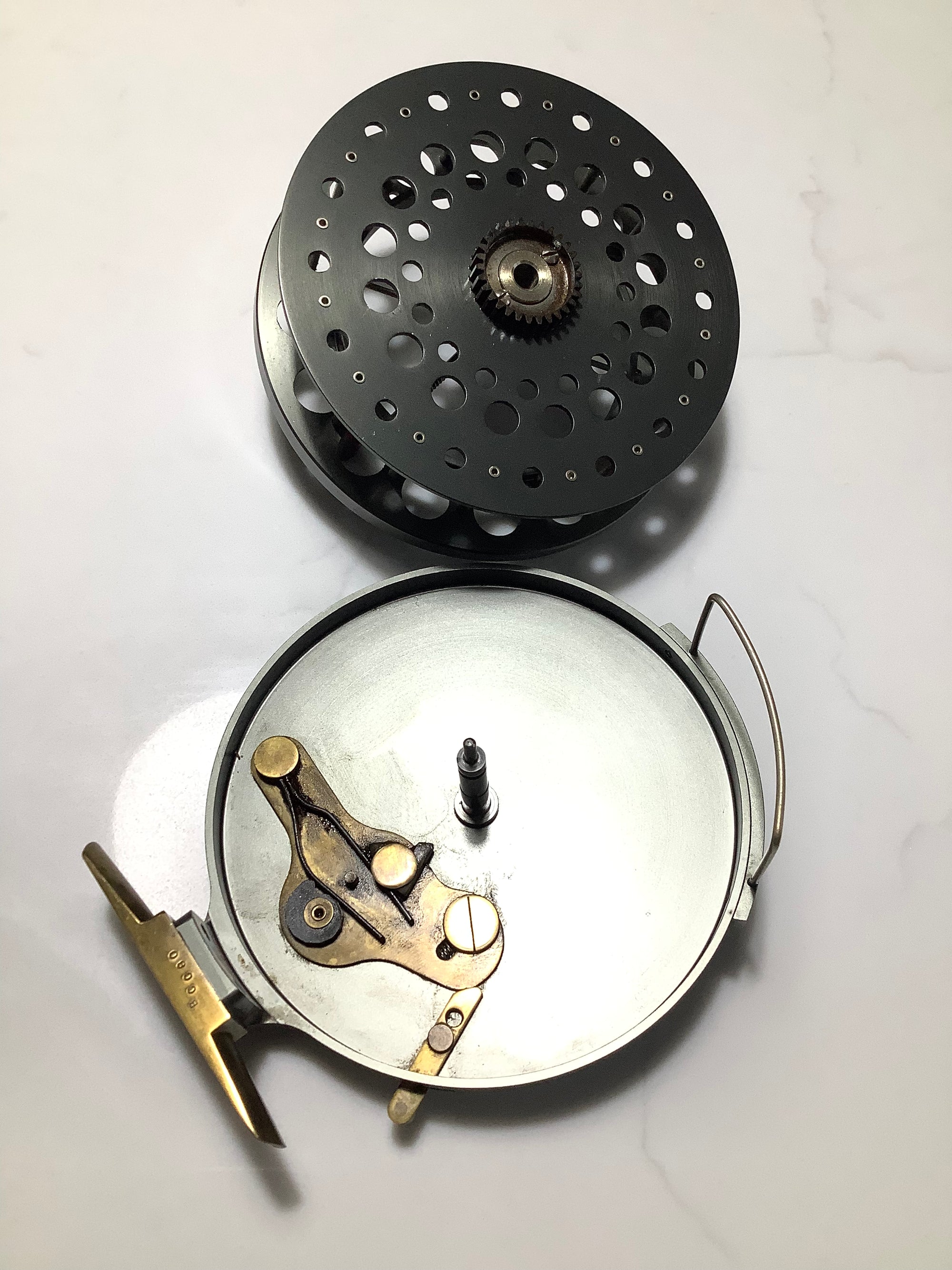 The BARBEL CATCHER Centrepin By Garry Mills