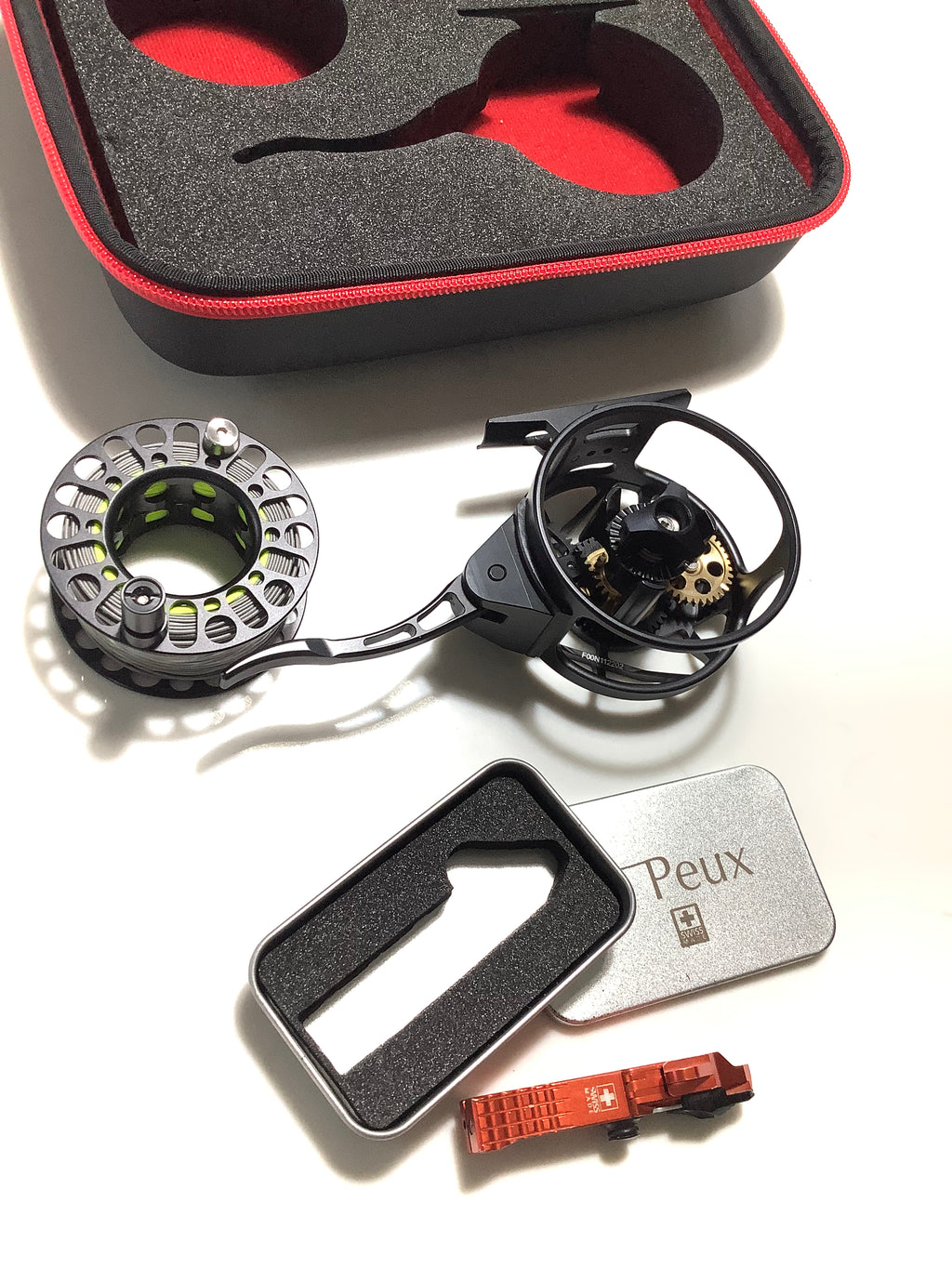 Swiss Finest Built PEUX 00 Fly Auto Line Retrieval Fishing Reel + Nipper Set