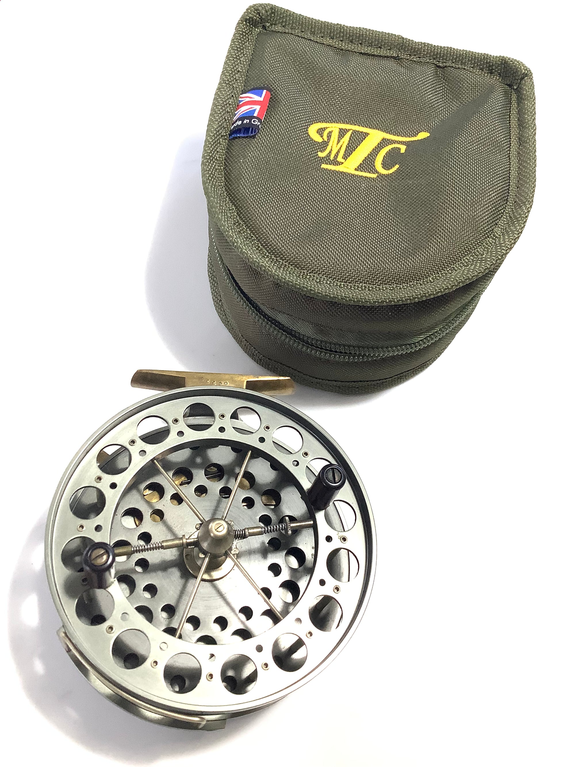 The BARBEL CATCHER Centrepin By Garry Mills