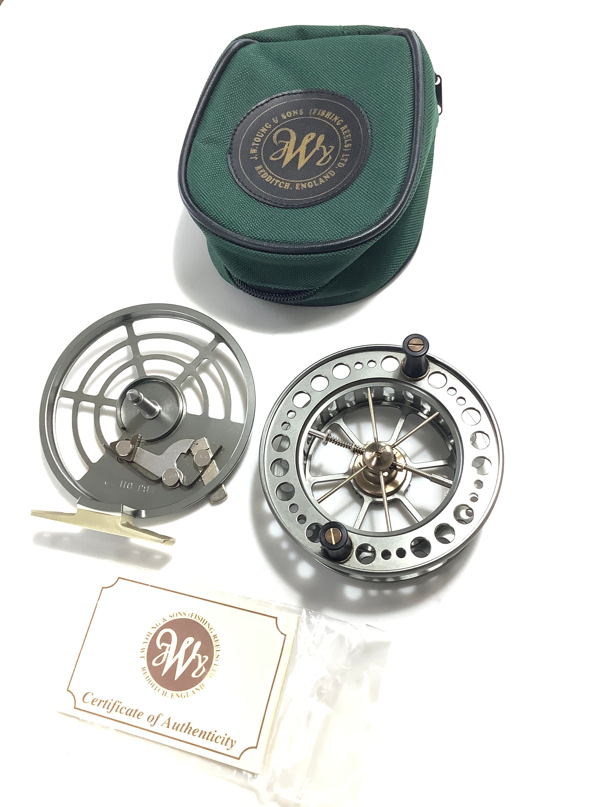 J.W.YOUNG Y2084L B.J.Lightweight Centrepin