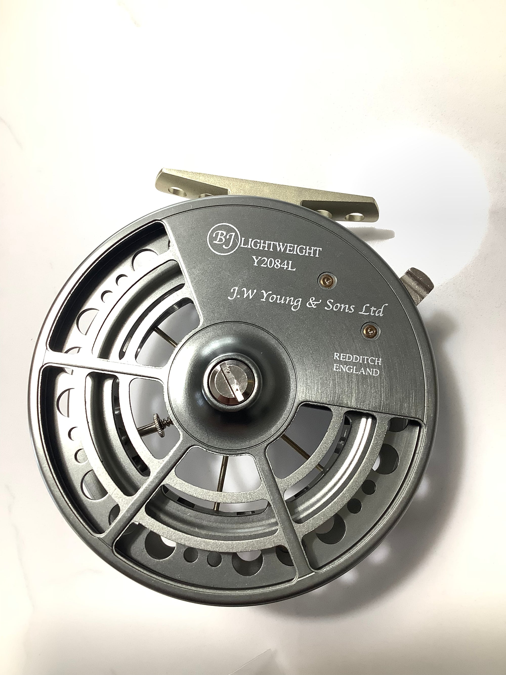 J.W.YOUNG Y2084L B.J.Lightweight Centrepin