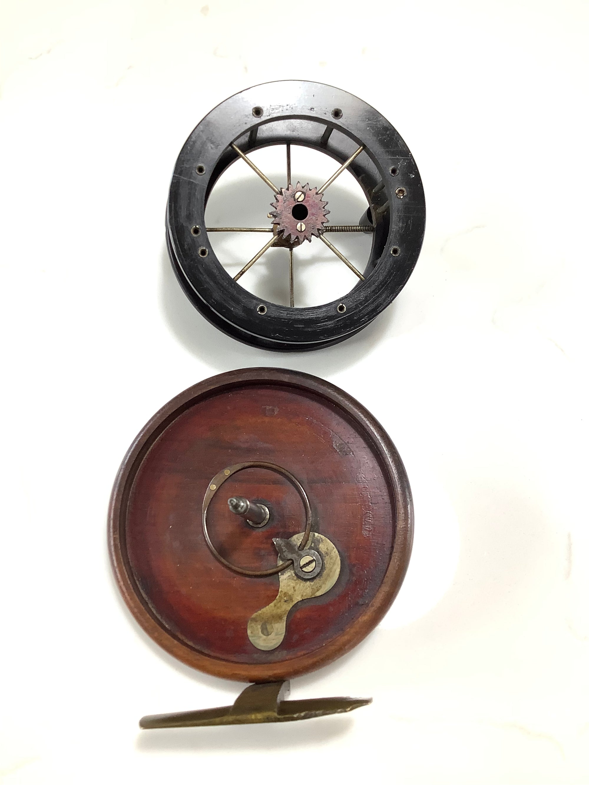 Very Rare Allcocks Four Spoke Coxon Aerial Centrepin