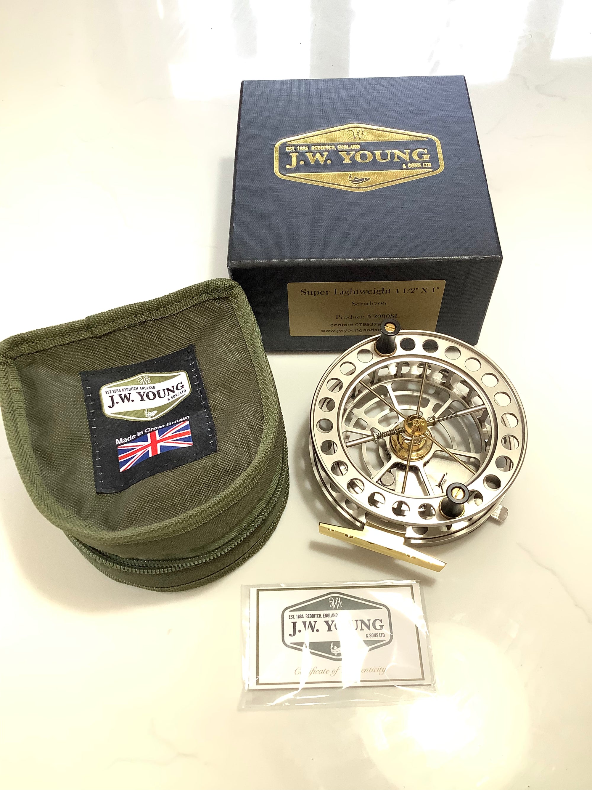 NEW J.W .Young SUPER LIGHTWEIGHT Centrepin