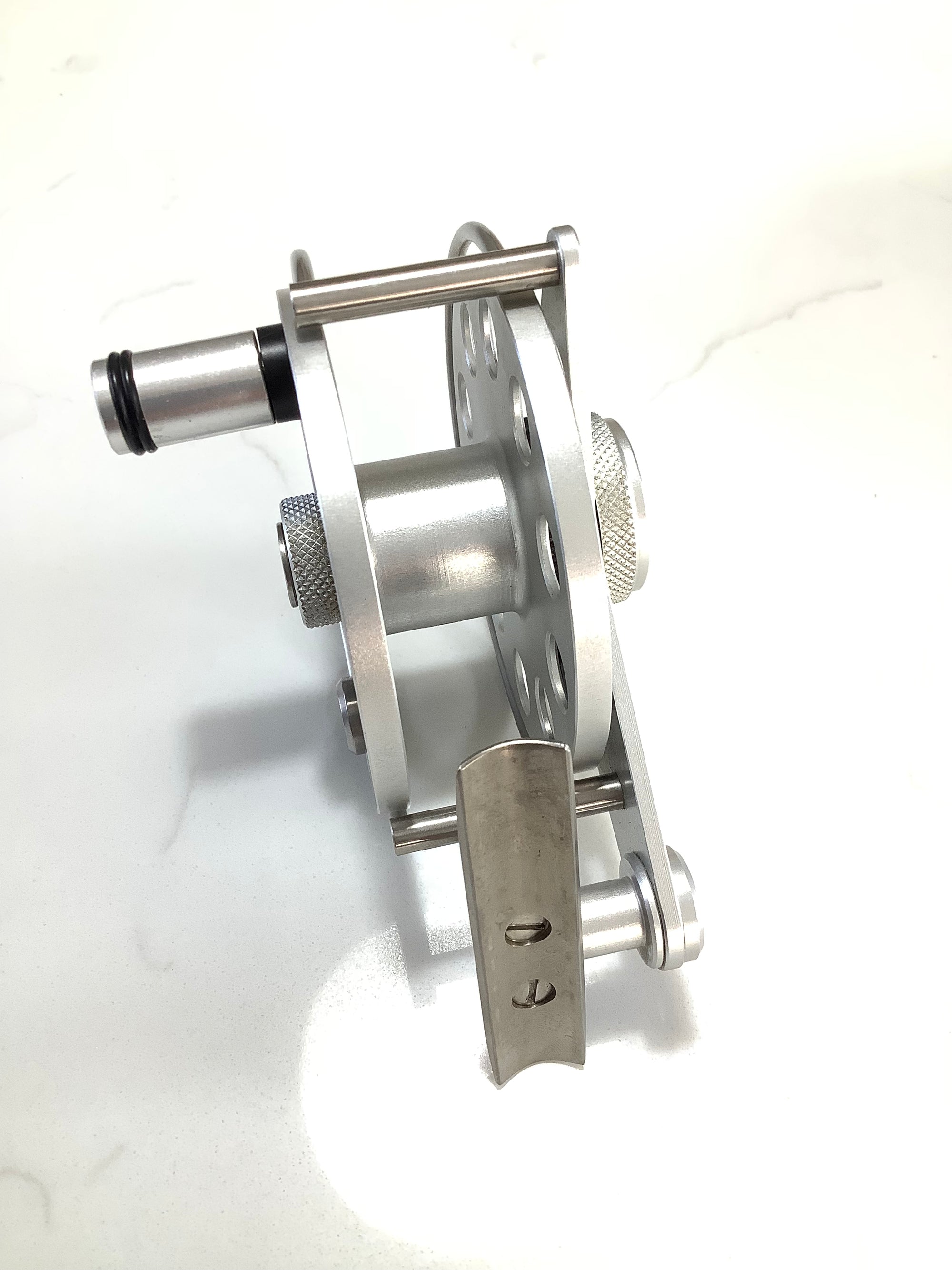 New ARI T HART II SILVER Fly Reel.