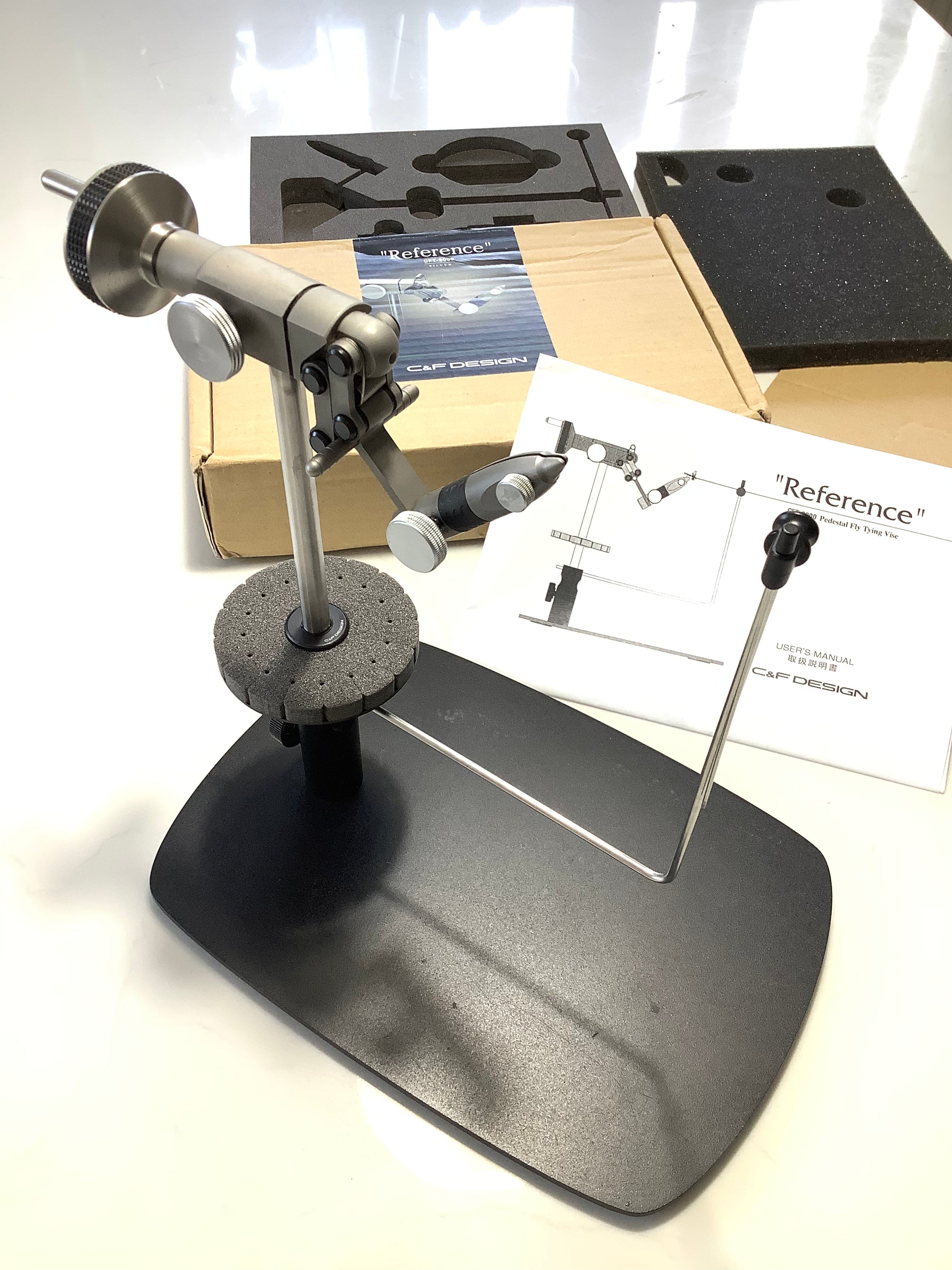 C&F DESIGN “ REFERENCE” CFT-9000 Fly Tying Vice